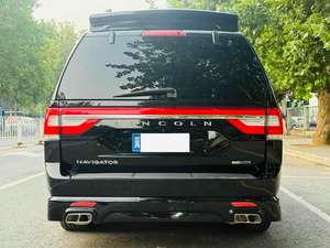 <span class=keywords><strong>Lincoln</strong></span> <span class=keywords><strong>Navigator</strong></span> 3.5T AWD de 4 Plazas Usado, Edición Personalizada de Fábrica - Product Image 6