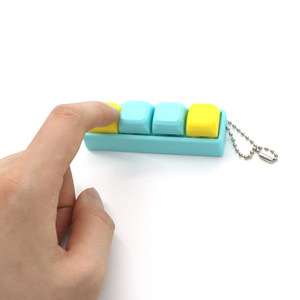 Nouveau porte-clés jouet anti-stress personnalisé imprimé en 3D, multi-formes, coloré, à bouton-pression, accessoires de clic en gros - Product Image 5