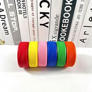 Pucks de hockey en mousse personnalisés pour l'entraînement, les jeux sur sol intérieur et les sports de plein air - Parfaits pour les enfants et les adultes - Product Image 3