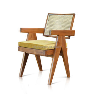 Fauteuil en teck avec dossier en rotin et coussin amovible, idéal pour une décoration intérieure sophistiquée et un salon confortable. - Product Image 3