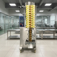 Machine verticale VFFS pour le remplissage et la scellage de sachets de liquides et de pâtes, idéale pour les sauces alimentaires et les usines de fabrication de produits de soins personnels, haute précision
