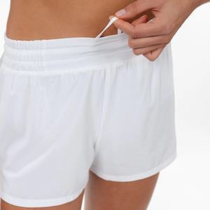 Shorts deportivos de maternidad negros para mujer, de cintura alta, con forro, para correr, atléticos, de 4 pulgadas - Product Image 4