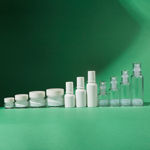 Ensemble de flacons cosmétiques en verre et plastique vides, pots à crème rechargeables, flacons pompe et vaporisateurs pour emballages de soins de la peau, fabriqués en Chine - Product Image 1