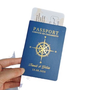Invitación de Boda Azul Marino con Pasaporte, Invitaciones de Boda Personalizadas con Destino de Viaje, Mapa del Mundo con Brillo Dorado, Boleto de Embarque - Product Image 1