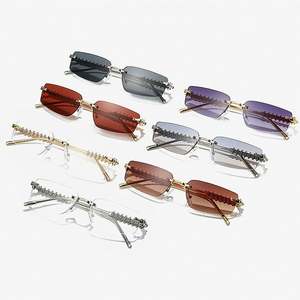 Nouvelles Lunettes de Soleil 2025 Tendance avec Rivets Métalliques, Monture Fine, Protection UV400, Style Œil de Chat Sans Monture pour Hommes et Femmes - Product Image 5