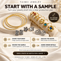 Vente en gros de 100 styles de bagues chic en acier inoxydable micro-pavées de cristaux étoiles, lunes, fleurs pour femmes
