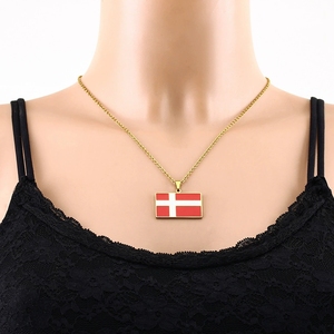ผู้ผลิตขายส่งสร้อยคอจี้ธงชาติเดนมาร์กสแตนเลสชุบทอง 18K เคลือบเงา จี้รูปธงเดนมาร์ก ฟินแลนด์ - Product Image 4