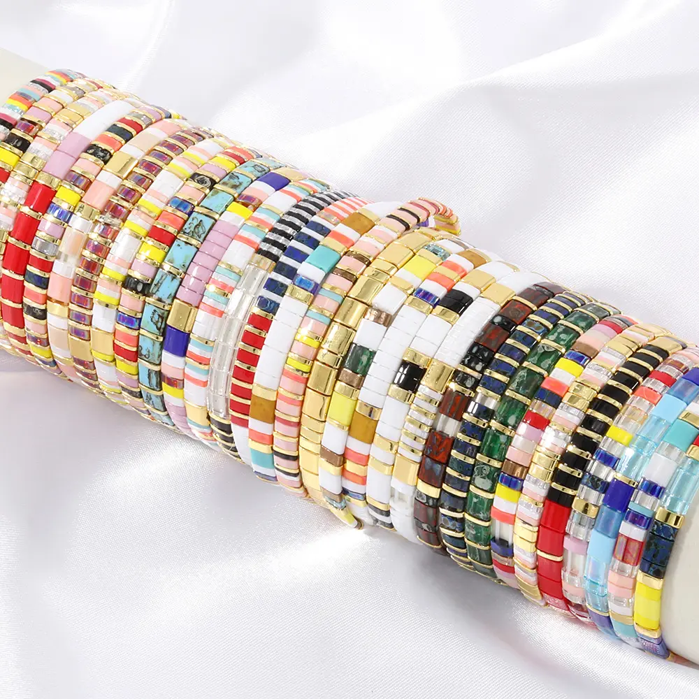 Vente en gros de bracelets de plage élastiques d'été bohème colorés pour le surf de perles Miyuki Tila bijoux pour femmes