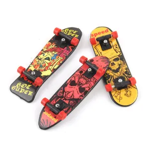 Mini placa para dedo para crianças, placa de dedo para skate e patinete com padrão aleatório, novidade de brinquedo criativo para crianças