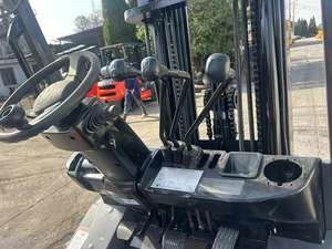 Chariot élévateur électrique 4x4 pour enfants avec capacité de charge de 1 tonne pour utilisation en intérieur/hors route - Product Image 5