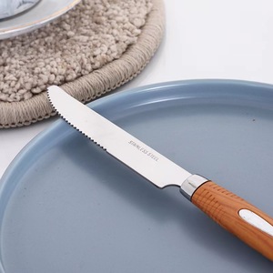Set di posate in acciaio inossidabile con manico in legno creativo - Product Image 4