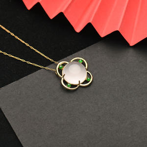 Colgante de Oro con Cristal Natural Qingyabailu Feicui y Jade de Grado Hielo, Diseño Clásico para Aniversario - Product Image 4