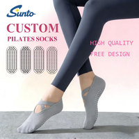 Chaussettes de Pilates personnalisées de haute qualité à faible MOQ, antidérapantes, respirantes, pour femmes, chaussettes de yoga douces, chaussettes de Pilates personnalisées