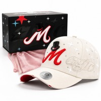Casquette de baseball ajustable en daim à visière incurvée avec logo personnalisé, broderie 3D en relief et lettres en strass El Mago 31 Hats Mz Hats