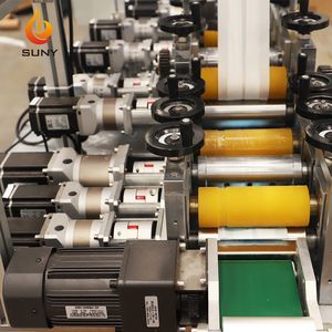 Máquina de fabricación de mascarillas faciales, equipo de producción de Mascarillas médicas, 3 capas, no tejidas, <span class=keywords><strong>precio</strong></span> de fábrica - Product Image 3