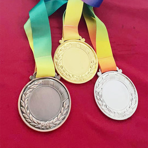 En stock, plaque de compétition de marathon personnalisée en métal plaqué or, médaille <span class=keywords><strong>d</strong></span>'activité pour employés, médaille commémorative de camp <span class=keywords><strong>d</strong></span>'été - Product Image 3