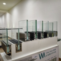 Système de balustrade moderne en aluminium 6063 avec verre trempé et profilé en U sans cadre pour balcons et rampes