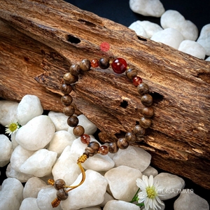 Bracelet en bois d'agar de qualité supérieure pour femme, 7 mm, mélangé avec du jade, bijoux en bois d'oud naturel - Product Image 1