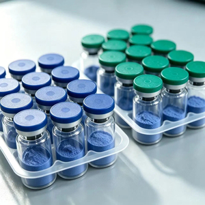 Poudre lyophilisée de peptides de cuivre GHK Cu à 99% de pureté, flacon bleu, matière première cosmétique pour soins de la peau - Product Image 1