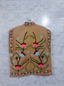 Chaleco Corto de Algodón para Invierno, Bordado a Mano, Acolchado, Transpirable, Ecológico, de Terciopelo Suzani, Estilo Boho, sin Mangas, con Diseño Floral - Product Image 5