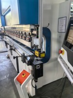 Presse plieuse électro-hydraulique 200T 4000mm CNC avec butée arrière haute précision pour le formage de tôles
