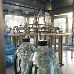 Machine de remplissage d'eau minérale 4000-48000BPH, solution tout-en-un, ligne de production automatique d'eau en bouteille - Product Image 1