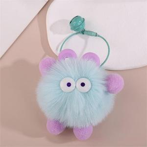 Accessoires de porte-clés en tissu rose moelleux de style pompon, yeux vifs, détails en pompon doux, vente chaude, haute qualité - Product Image 5