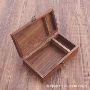 Caja de joyería cuadrada de madera de nogal con tapa con bisagras y cerradura para almacenamiento y exhibición - Product Image 1