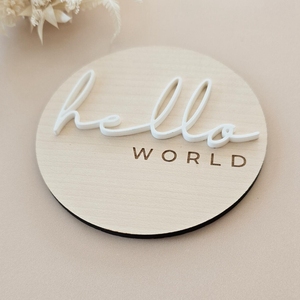 10cm segno rotondo <span class=keywords><strong>in</strong></span> <span class=keywords><strong>legno</strong></span> ciao nome del mondo del bambino targa foto del neonato sostegno ciao mondo <span class=keywords><strong>in</strong></span> <span class=keywords><strong>legno</strong></span> segno - Product Image 2