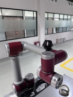 Système de manutention collaboratif par cobot, robot intelligent de préhension et de placement pour les pièces de ligne de production