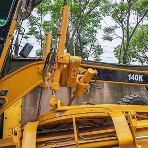 Niveleuse Caterpillar d'occasion en excellent état (90 % neuf) avec moteur 140K, moteur 128KW et composants principaux de la pompe – Vente chaude à Shanghai - Product Image 3