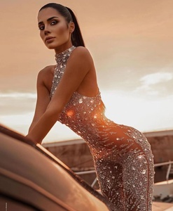Tute intere da sera di alta qualità senza schienale con <span class=keywords><strong>paillettes</strong></span> e perline - Product Image 3