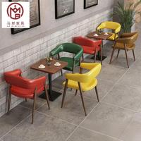 Vente en gros de cafétéria moderne restauration rapide commerciale en bois massif canapé en cuir incurvé siège banquette restaurant table chaise mobilier