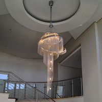 Lustre Duplex Moderne Italien Personnalisé en Fer et Aluminium avec Accents à Pompons LED 3000K pour Hôtels, Villas, Lobbies et Longues Escaliers – Éclairage de Salon