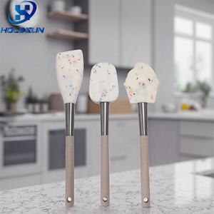 Spatule de cuisson en silicone blanc pour femmes au <span class=keywords><strong>foyer</strong></span> résistant à la chaleur et pour la cuisson et la pâtisserie à la maison - Product Image 6