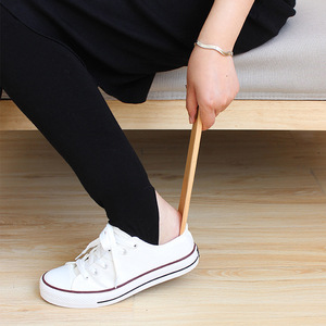 Sollevatore per Scarpe in Legno per Donne in Gravidanza e Anziani, Strumento per Indossare le Scarpe - Product Image 3