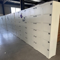 Armoire de rangement électronique intelligente moderne pour l'extérieur, en acier et métal, pour le stockage de colis dans les centres commerciaux et les gymnases