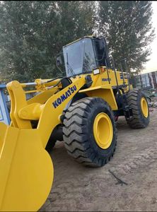 2023 Komatsu WA380 Mini chargeuse-pelleteuse Japon utilisé pour une utilisation agricole Chargeur hydraulique avec pompe de boîte de vitesses moteur 5 tonnes 142KW à Shanghai - Product Image 3