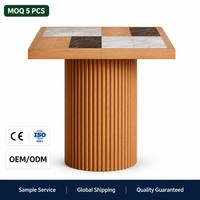 Table d'appoint de luxe pour salon avec plateau en mosaïque de marbre, table d'appoint sur piétement géométrique incrusté, personnalisable OEM ODM