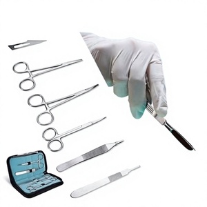 Kit de Sutura Manual de 33 Piezas para Estudiantes de Medicina con Almohadillas de Silicona Pre-cortadas y Curvadas, Herramientas Quirúrgicas e Hilos, CE ISO, de Grip Surgical - Product Image 1