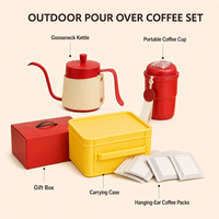 Ensemble de café portable pour l'extérieur OEM ODM avec bouilloire à bec de cygne, tasse de voyage, étui de transport et coffret cadeau