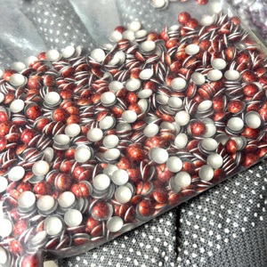 Paillettes Rotonde in Alluminio Senza Piombo, Rosso Vino, per Applicazioni a Caldo, Decorazioni Tessili - Product Image 2