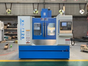 Fresadora vertical <span class=keywords><strong>CNC</strong></span> pequeña Sumore XH7126 Centro de máquina <span class=keywords><strong>CNC</strong></span> <span class=keywords><strong>FANUC</strong></span> control fresadora <span class=keywords><strong>cnc</strong></span> vertical para metal - Product Image 2