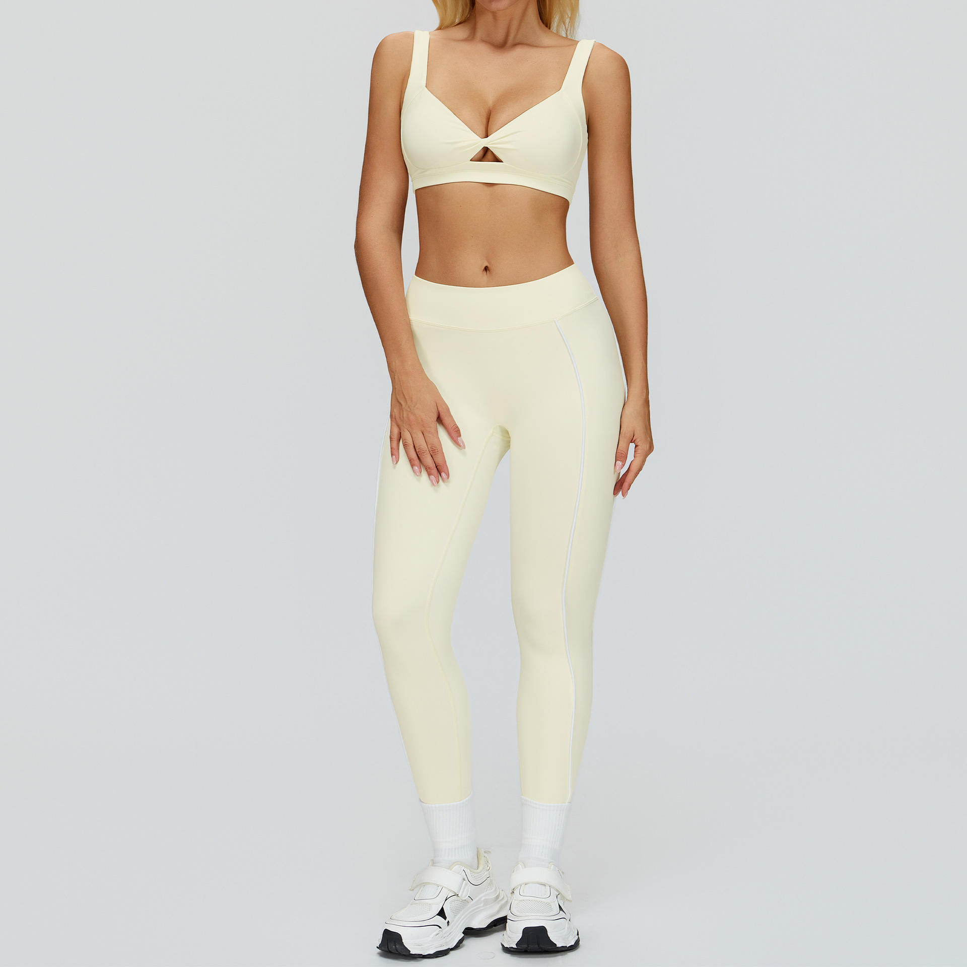 Light yellow bra+leggings