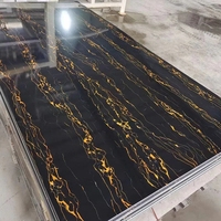Panneaux muraux de décoration intérieure modernes respectueux de l'environnement 1220*2440*2.5-4mm Panneaux de marbre UV en PVC Feuilles de plastique haute brillance imperméables