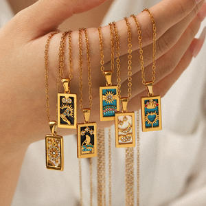 Collier à initiales rectangulaire vintage en acier inoxydable zircon avec pendentif de carte de tarot initiale en <span class=keywords><strong>or</strong></span> 18 carats imperméable sur chaîne à maillons - Product Image 2