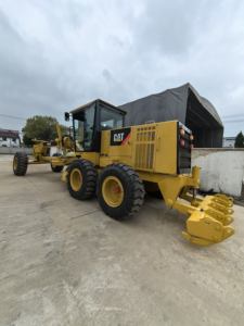 Niveleuse de moteur de machines de terrassement d'occasion à vendre, CAT 140H 140G 140K, d'occasion au Japon - Product Image 3