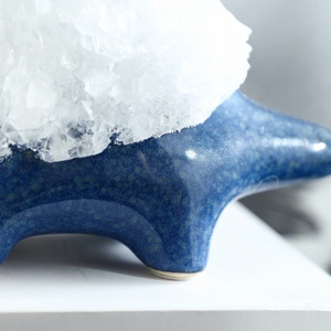 Escultura de Animales en Cuarzo Transparente Natural con Base de Cerámica Azul Moteada, Figura Abstracta de Bestia, Moderna, para Diwali, Bodas, Hogar - Product Image 4