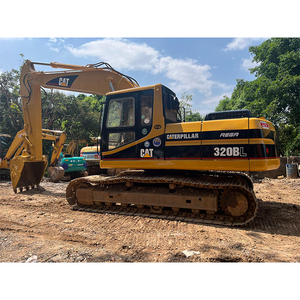 Excavatrice CAT 320BL d'occasion, peinture d'origine bien entretenue, fonctionnement fluide pour une utilisation prolongée - Product Image 4