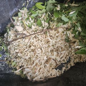 Déchiqueteuse de bois Déchiqueteuse de bois Déchiqueteuse 2500W 45mm Déchiqueteuse de branches - Product Image 3